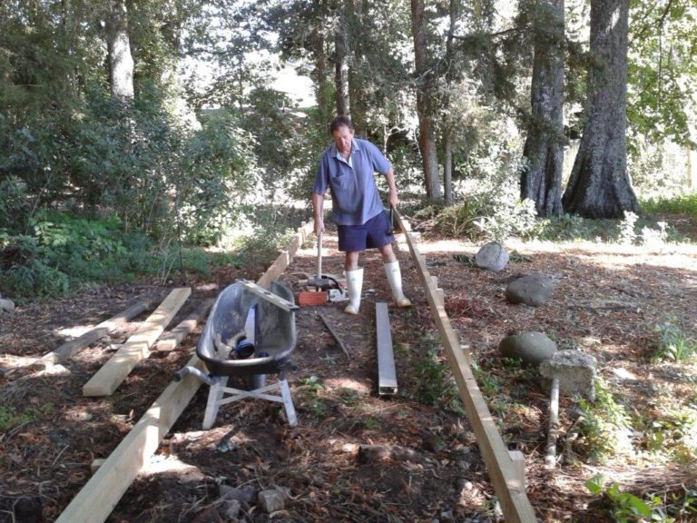 Volunteer Doug South Building Bryans Track 21 768x576